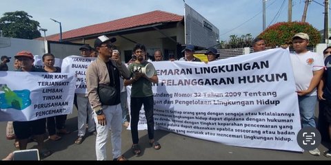 Protes Puluhan Tahun Tak Direspons, Warga Depok Demo Pabrik Ragi Lantaran Cemari Lingkungan
