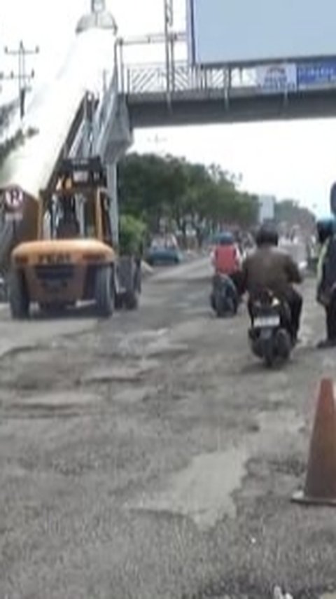 Curhat Sopir Angkot: Mobil Rusak Gara-Gara Jalan Berlubang di Semarang, Biaya Perbaikan Capai Jutaan Rupiah