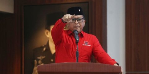 Berstatus Tersangka, Hasto Singgung Kegelapan Demokrasi dan Jokowi