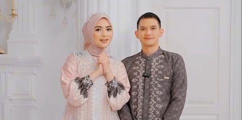 Ide Baju Lebaran Couple Ala Citra Kirana dan Rezky Aditya, Dijamin Terlihat Makin Kompak dengan Keluarga