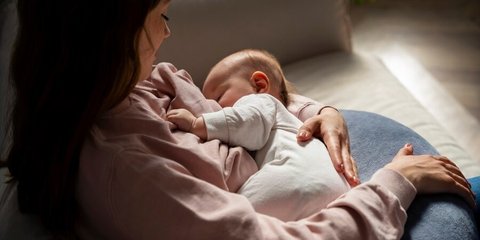 Cara Berhenti Menyusui Tanpa Timbulkan Mastitis dan Sakit