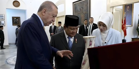 {{caption}}