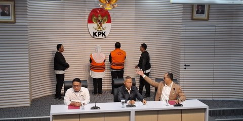 Tertunduk Pakai Rompi Oranye, Mbak Ita dan Suami Ditahan KPK Terkait Kasus Korupsi Pemkot Semarang
