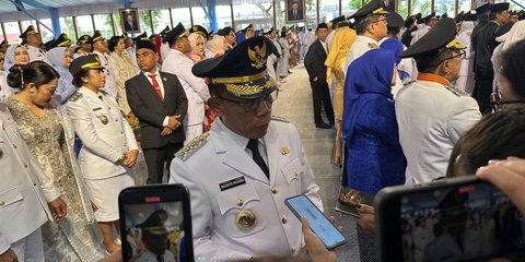 Momen Masinton Disalami Gibran usai Pelantikan Kepala Daerah, Apa yang Dibicarakan?