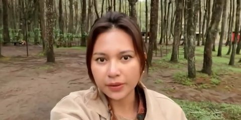 Potret Momen Indah Permatasari dan Arie Kriting Liburan di Hutan Pinus, Netizen Langsung Kepo Lokasinya