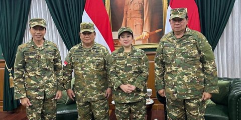 Puan Hadiri Parade Senja Bersama Presiden Prabowo, Disambut Antusias Kepala Daerah