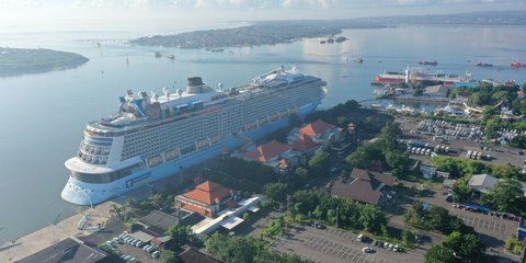 Penampakan Kapal Pesiar Super Jumbo di Bali, Daya Tampung Setara Seluruh Hotel di Nusa Dua