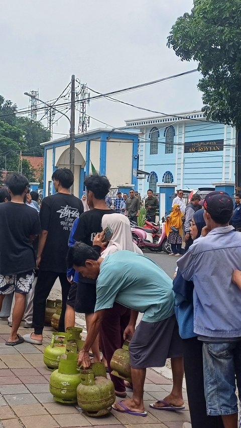 Bahlil Jelaskan Maksud Pemerintah Larang Pengecer Jual Gas 3 Kg