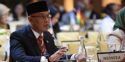 VIDEO: DPR Ngegas Skak Menteri Meutya: Cina Bikin Deepseek, Kita Masih Sibuk Judol & Pinjol