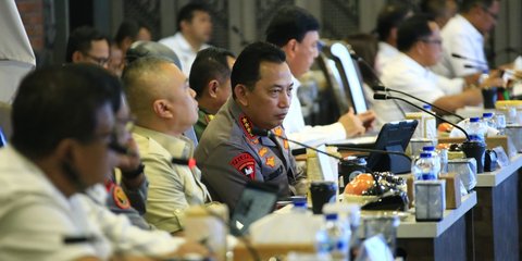 Bahaya Laten! Kapolri Minta Orang Tua Rutin Razia Handphone Anak-Anaknya