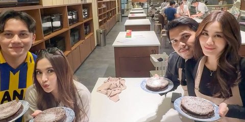 7 Potret Cantik Duo Bumil Aaliyah Massaid dan Mahalini Ikut Kelas Memasak Bareng Suami, Jadi Momen Manis Romantis yang Bikin Iri