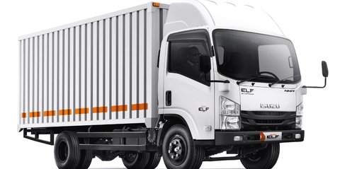 Penjual Gorengan Ini Beli Truk Isuzu Pakai Uang Koin Berkarung-karung