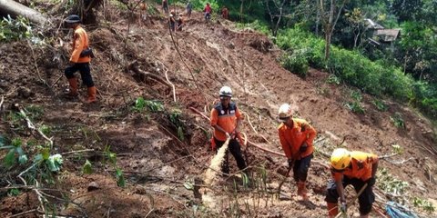 Banjir dan Longsor Sukabumi: Lima Korban Meninggal Dunia, Empat Orang Hilang
