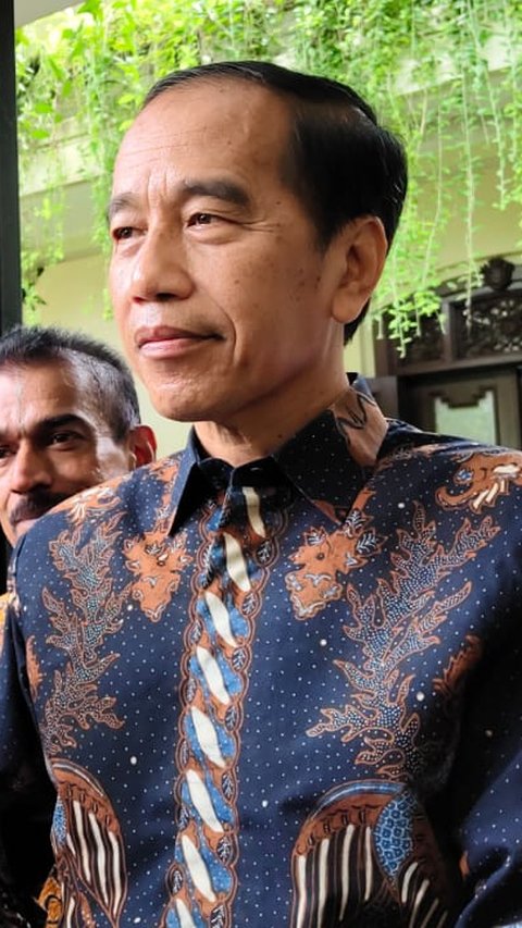 Guntur Romli PDIP soal Jokowi Bertemu Hashim: Sedang Bangun Opini Masih Punya Pengaruh