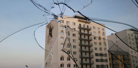 FOTO: Ukraina Lancarkan Serangan Drone Besar-besaran ke Rusia, Korban Tewas Berjatuhan