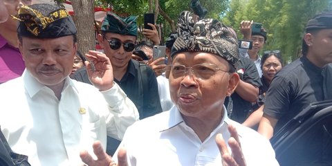 Warga Lokal Makin Terjajah, Gubernur Koster Wajibkan Ojol dan Taksi Online Ber-KTP Bali