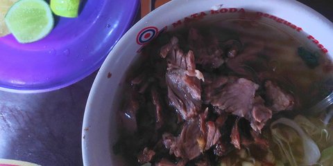 Menikmati Soto Daging Pak Sabar yang Legendaris Sejak 1984, Tetap Eksis dengan Sentuhan Digital QRIS BRI