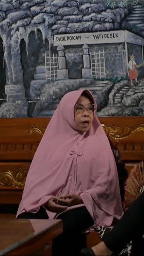 Mengintip Rumah Yati Pesek: Penuh Perabotan Klasik dengan Cerita Mendalam