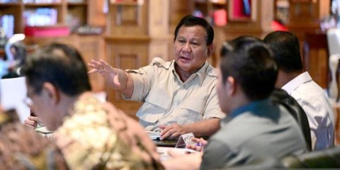 Terbang ke Jatim, Prabowo Resmikan Pabrik Emas Freeport dan 17 Stadion