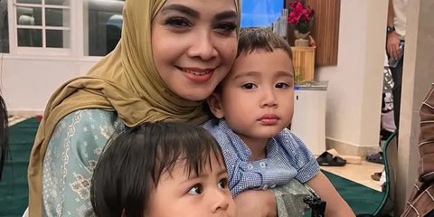 Bisnis Menggiurkan, Deretan Artis Indonesia Jualan Rendang - Ada Rieta Amilia dan Meisya Siregar