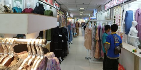 Tanah Abang Tak Seramai Dulu, Pedagang: Saya Tak Mau Bilang Sepi, Nanti Malah Sepi Beneran