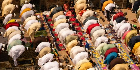 Niat Sholat Idul Fitri untuk Imam dan Makmum, Lengkap dengan Tata Cara Sholatnya