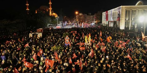 Ribuan Warga Turki Demo Tuntut Erdogan Mundur Setelah Wali Kota Istanbul Ditangkap