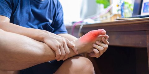 Kenapa Asam Urat Lebih Sering Menyerang Bagian Kaki?