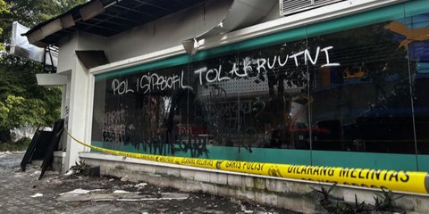 Kerusakan Akibat Ulah Demonstran di Bandung Meluas, Menyasar Fasilitas Umum dan Bank Swasta
