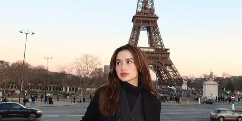 6 Potret Bahagia Saran Menzel Liburan di Paris, Asik Nikmati Momen LDR dengan Azriel Hermansyah