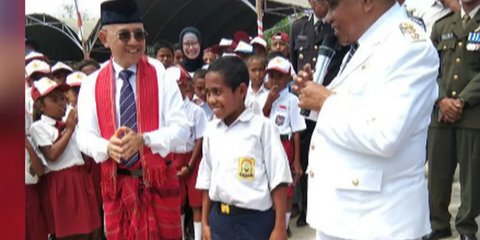 Sempat Gagal Tes, Potret Terbaru Joni Pemanjat Tiang Bendera HUT RI ke-73 Berseragam TNI, Sangar Tenteng Senjata