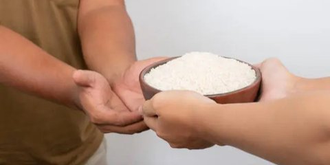Bacaan Niat Membayar Zakat Fitrah Beserta Doa yang Dianjurkan