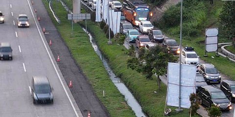 Arus Mudik Lebaran, Petugas Mulai Aktifkan Sistem Buka Tutup Rest Area Dalam Tol