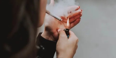 Sebaiknya Dihindari, Ini Dampak Merokok dan Minum Kopi saat Sahur Terhadap Kesehatan Mulut