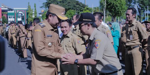 {{caption}}