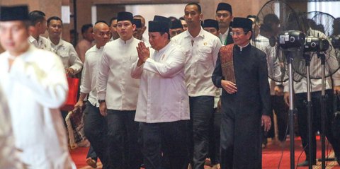 FOTO: Momen Prabowo-Gibran Laksanakan Salat Idulfitri 1446 Hijriah di Masjid Istiqlal