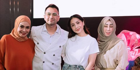 Deretan Artis Harmonis dengan Mertua, Hubungan Penuh Kehangatan - Ada Nagita Slavina & Andrew White