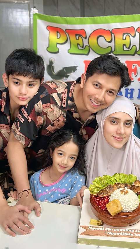 7 Potret Kejutan Ultah Fairuz A Rafiq dari Suami dan Anak, Konsep Unik dan Romantis