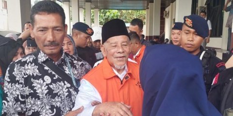 Mantan Gubernur Malut Abdul Gani Kasuba Kritis, Kini Dirawat di RSUD Ternate