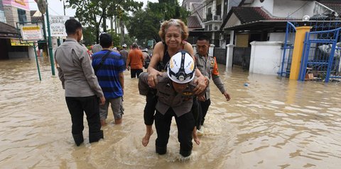 Laporan BNPB soal Bencana di Indonesia: Banjir Kota Bekasi Surut, Sebagian Provinsi Riau Masih Terendam