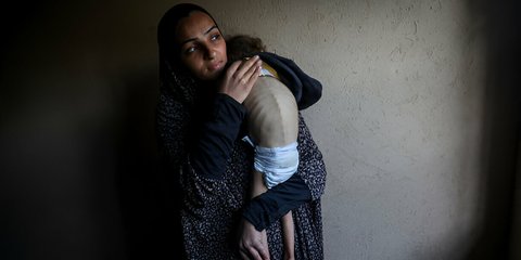 Anak-anak Gaza Sekarat karena Kedinginan dan Kurang Gizi, Israel Blokir Vaksin dan Bantuan