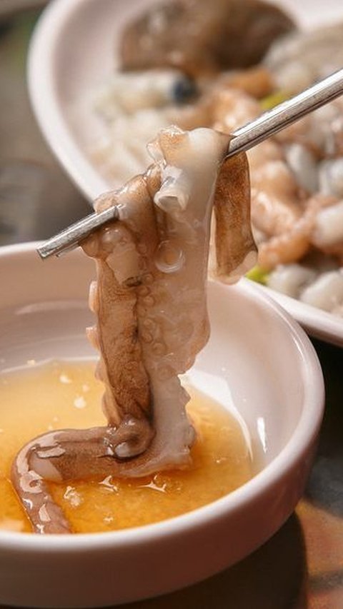 Seafood Masih Hidup di Atas Piring, Apakah Ini Wujud Cinta atau Kekejaman pada Makanan?