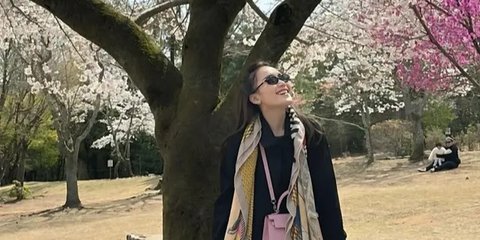 Gaya Glamor Ayu Ting Ting Liburan ke Jepang, Tenteng Tiga Tas Mewah Hermes Harga Ratusan Juta