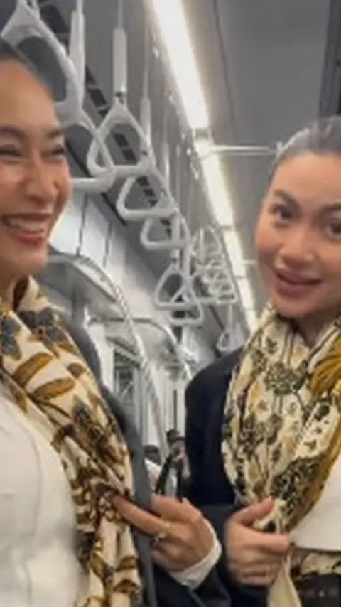 4 Potret Happy Salma dan Ariel Tatum Naik Kereta di Jepang Pakai Outfit Kebaya, Anggun Memesona