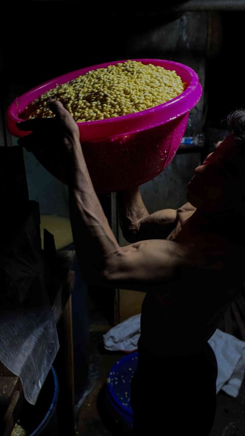FOTO: Jeritan Produsen Tempe Hadapi Lonjakan Harga Kedelai Impor, Naik Tiga Kali dalam Sepekan