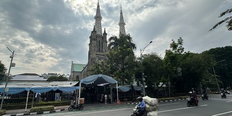 Azan Masjid Istiqlal di Tengah Doa Kolekta Jumat Agung Gereja Katedral