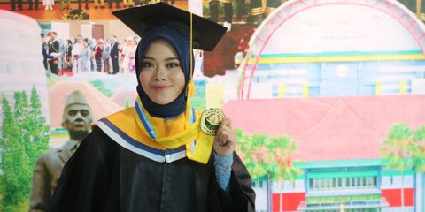 Perjuangan Holifatul Jannah, Anak Petani Sederhana yang Mampu Kejar Mimpi Jadi Sarjana