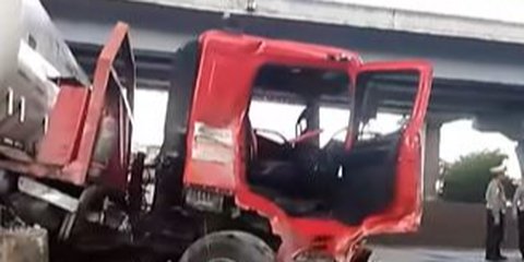 Kronologi Kecelakaan Truk Tangki Bermuatan LPG di di Tol Japek