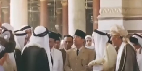 Video Soekarno ke Mekkah Tahun 1955 saat Renovasi Masjidil Haram, Gagah Banget Kumpul Bareng Raja Arab