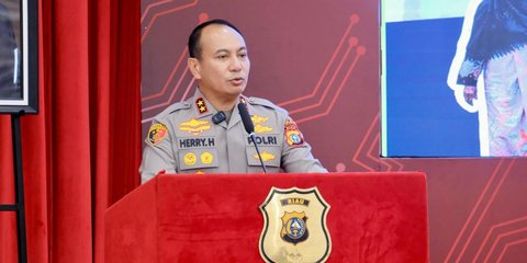 Kapolda Riau Copot Kapolsek Bukitraya Buntut Debt Colektor Serang Wanita di Mapolsek